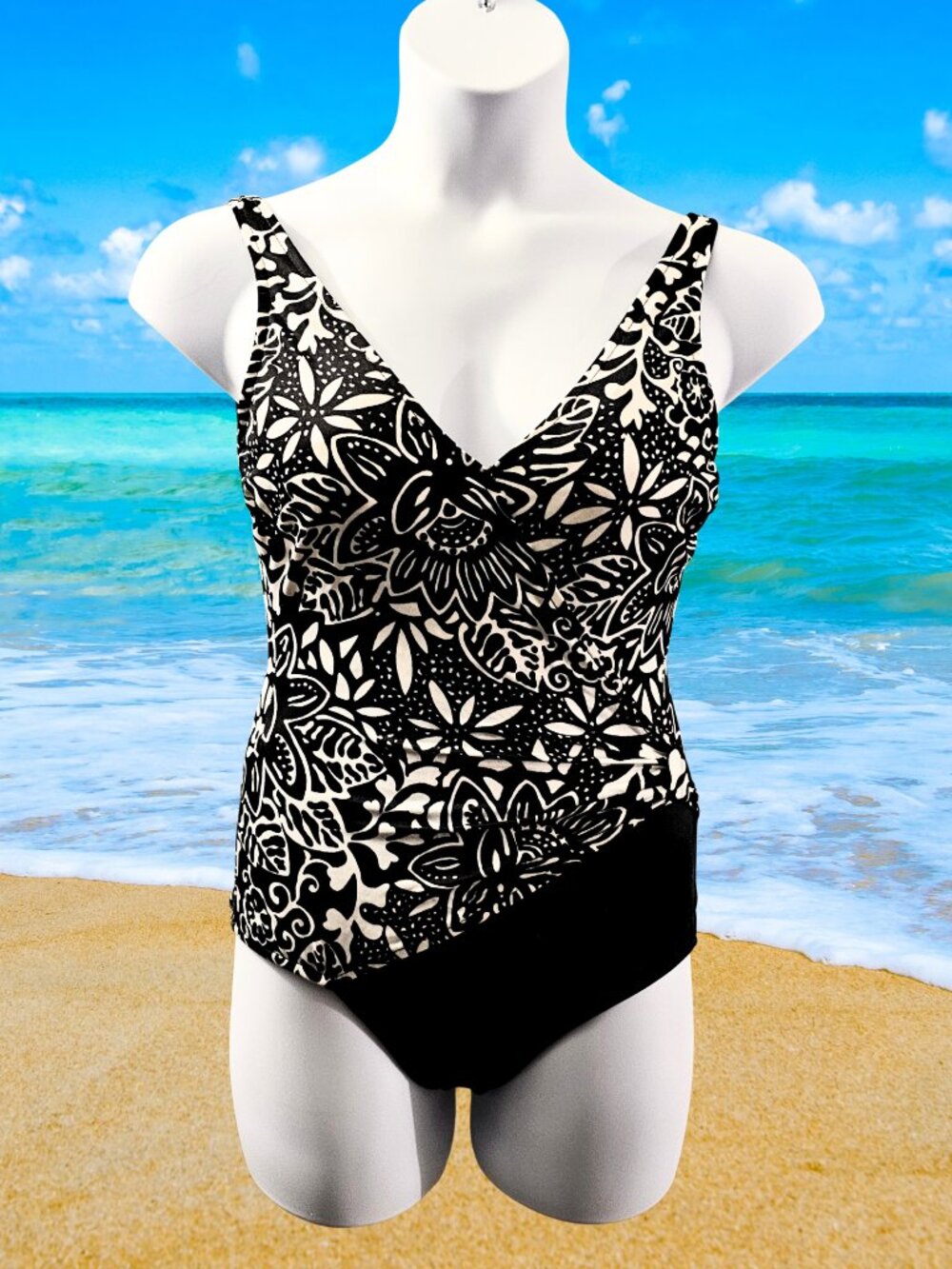Women’s Size 14 Black White Floral One Piece Swimsuit Tummy Control Criss Cross